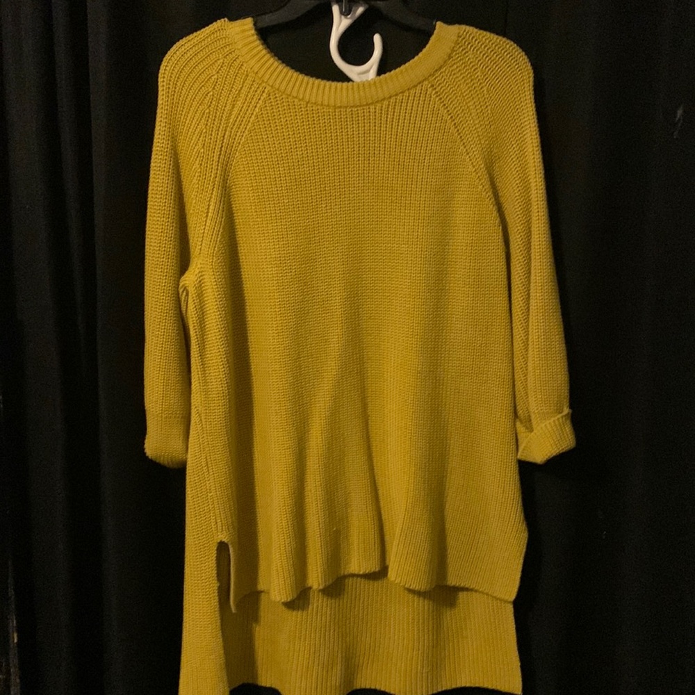 Brand- Mote, Size- Small (fits large)